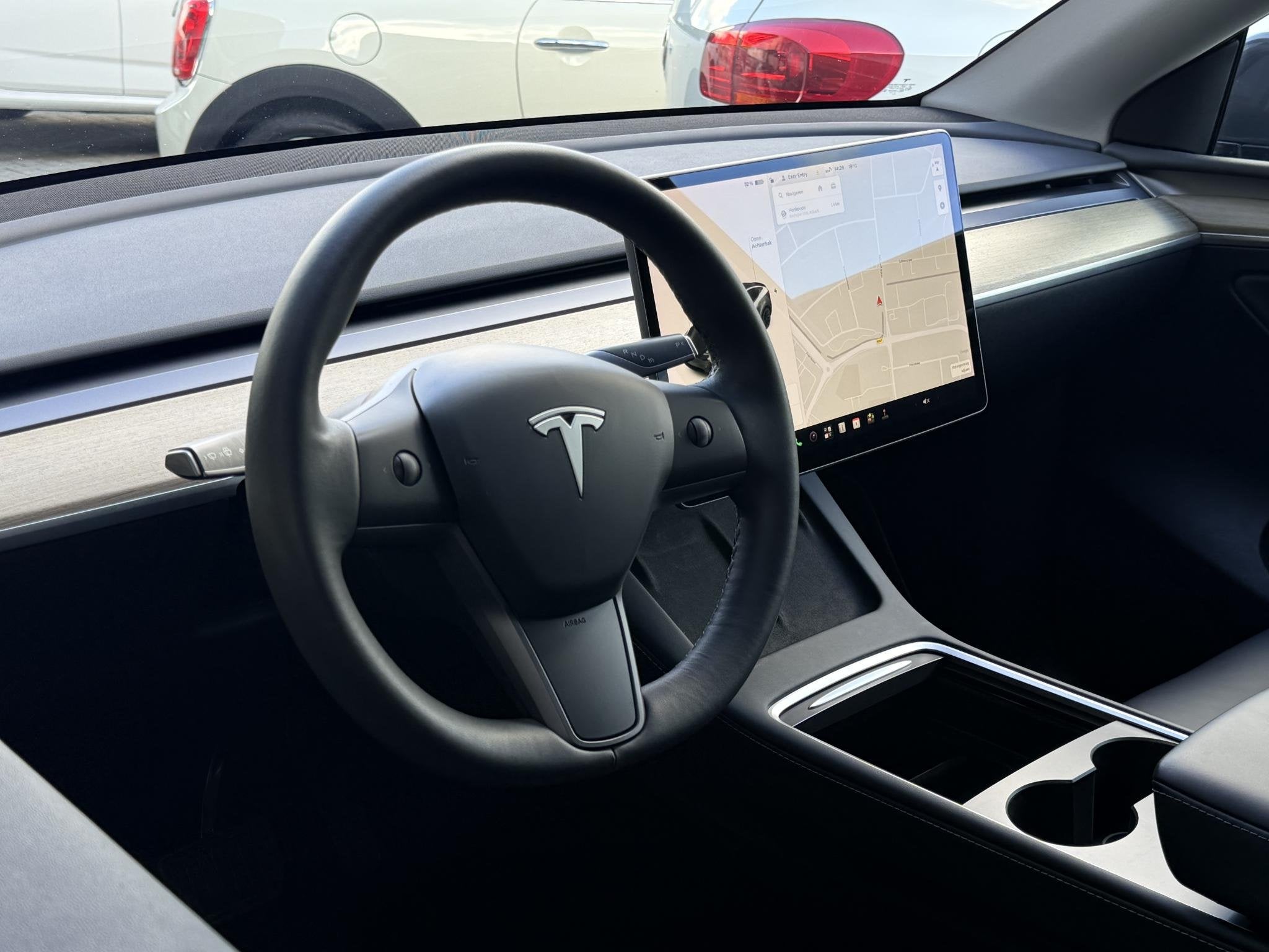 Foto 14 van Tesla Model Y Long Range AWD 75 kWh NL-AUTO | PANODAK | LEDE