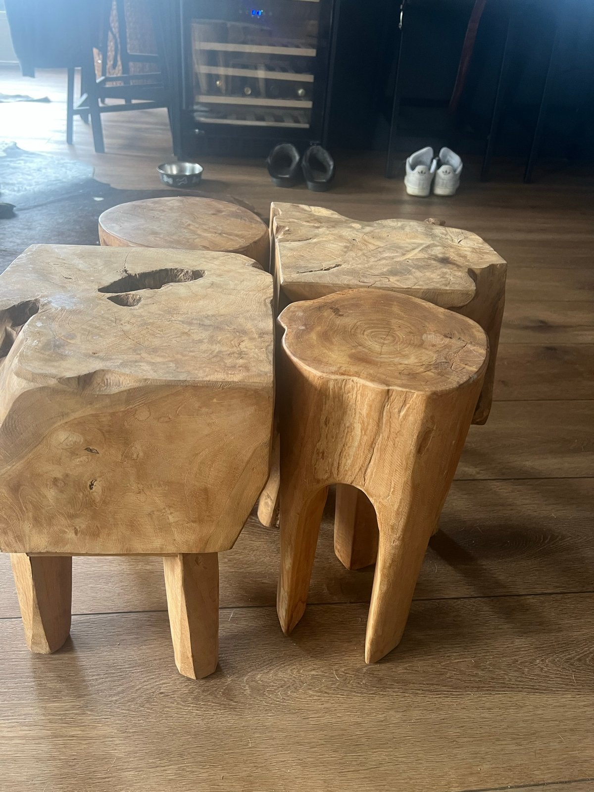 Set van 4 massief houten bijzettafels/krukjes, Ophalen, Zo goed als nieuw, Hout