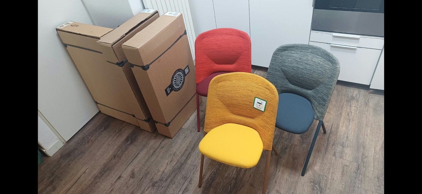 Moooi Shift stoelen - diverse kleuren en condities, Huis en Inrichting, Gebruikt, Overige kleuren, Design, Modern, Opvouwbaar