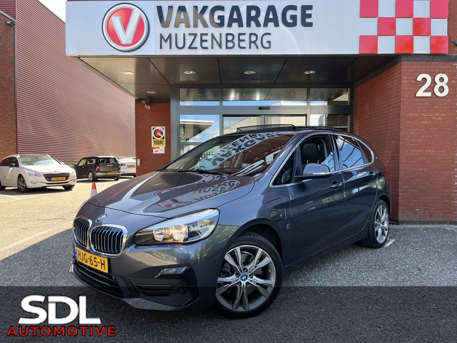 BMW 2 Serie Active Tourer 225xe iPerformance Executive // NA, Auto's, Automaat, Dealer onderhouden, Gebruikt, Lichtsensor