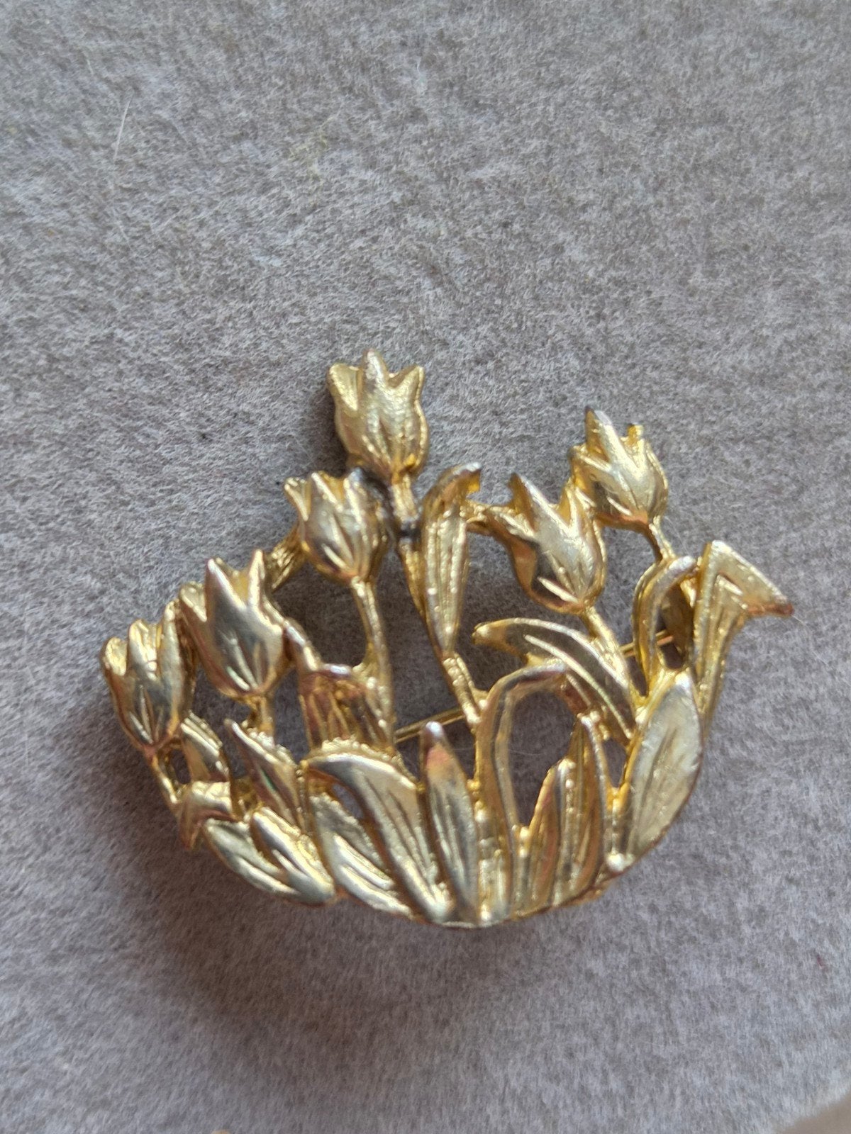 Vintage Tulpen Broche - 3.5 cm, Overige materialen, Gebruikt, Minder dan 4 cm, Ophalen of Verzenden
