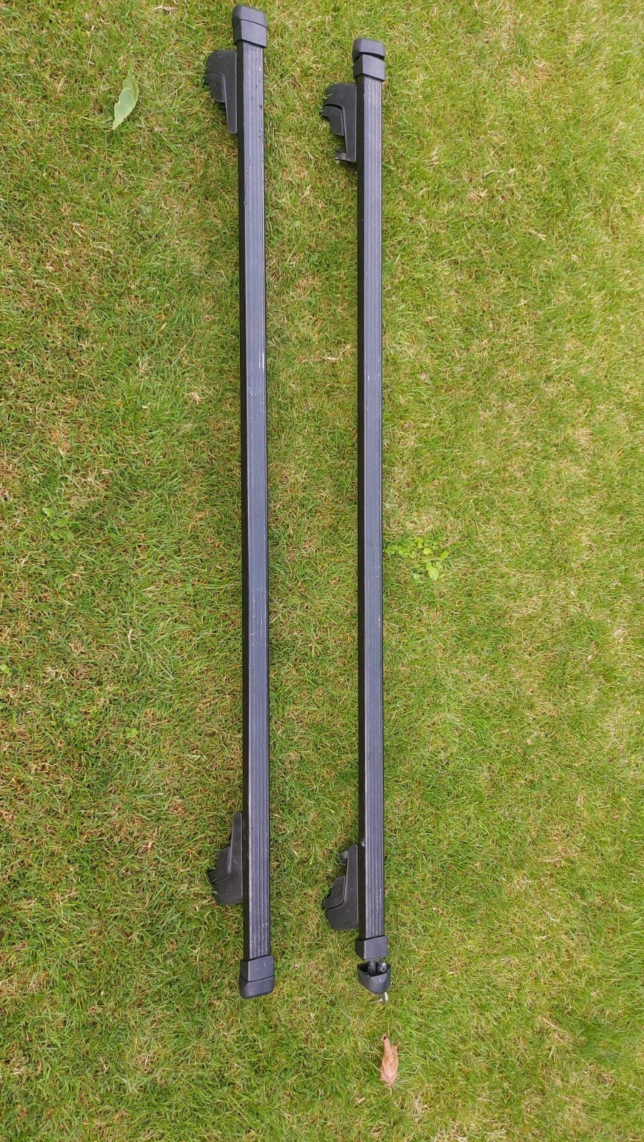 Thule dakdragers met slot - artikelnummer 853 2341 07, Auto diversen, Ophalen of Verzenden, Gebruikt