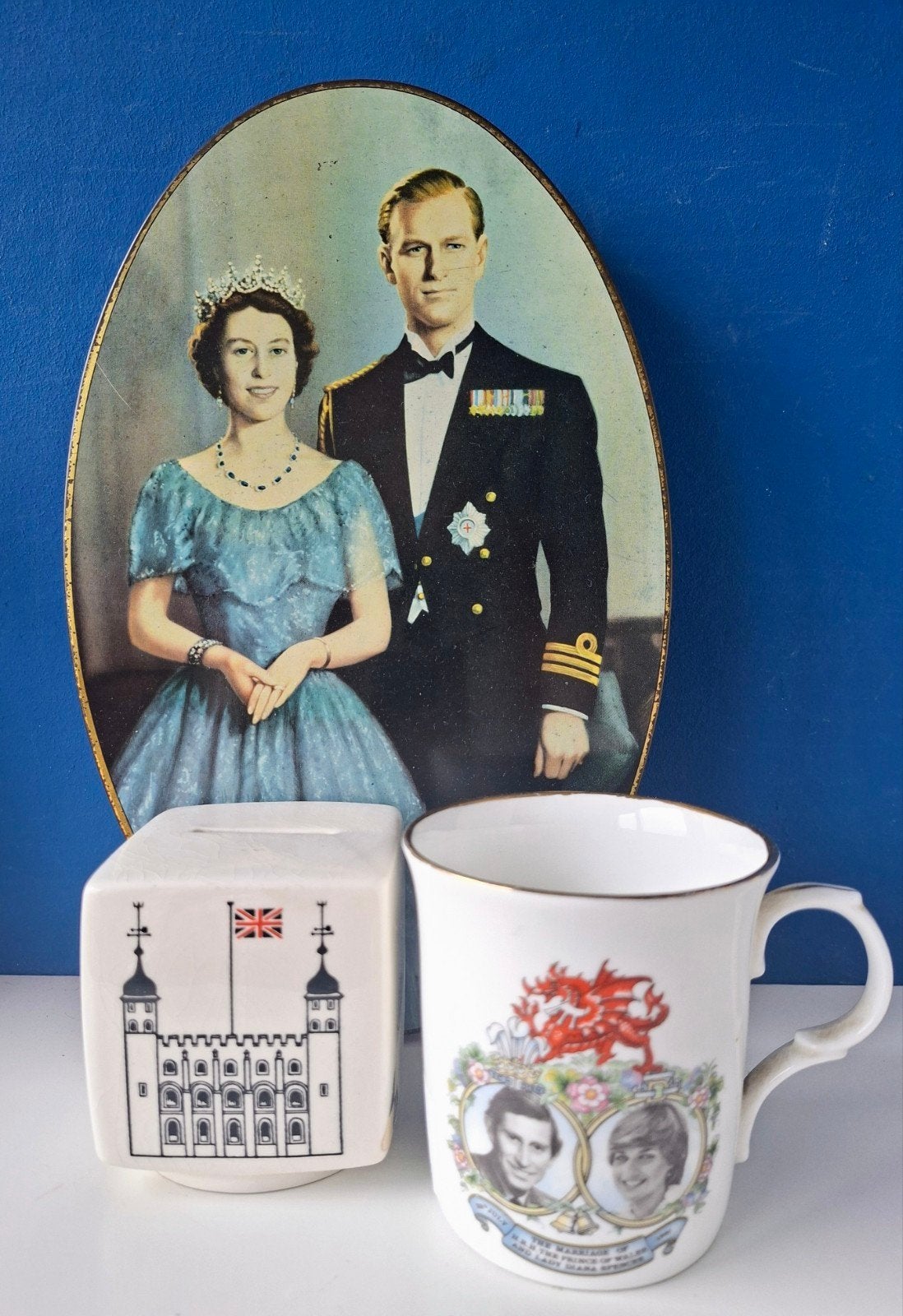Queen Elizabeth blik/Charles& Diana mok/Spaarpot London, Ophalen of Verzenden, Gebruikt, Buitenland, Overige typen