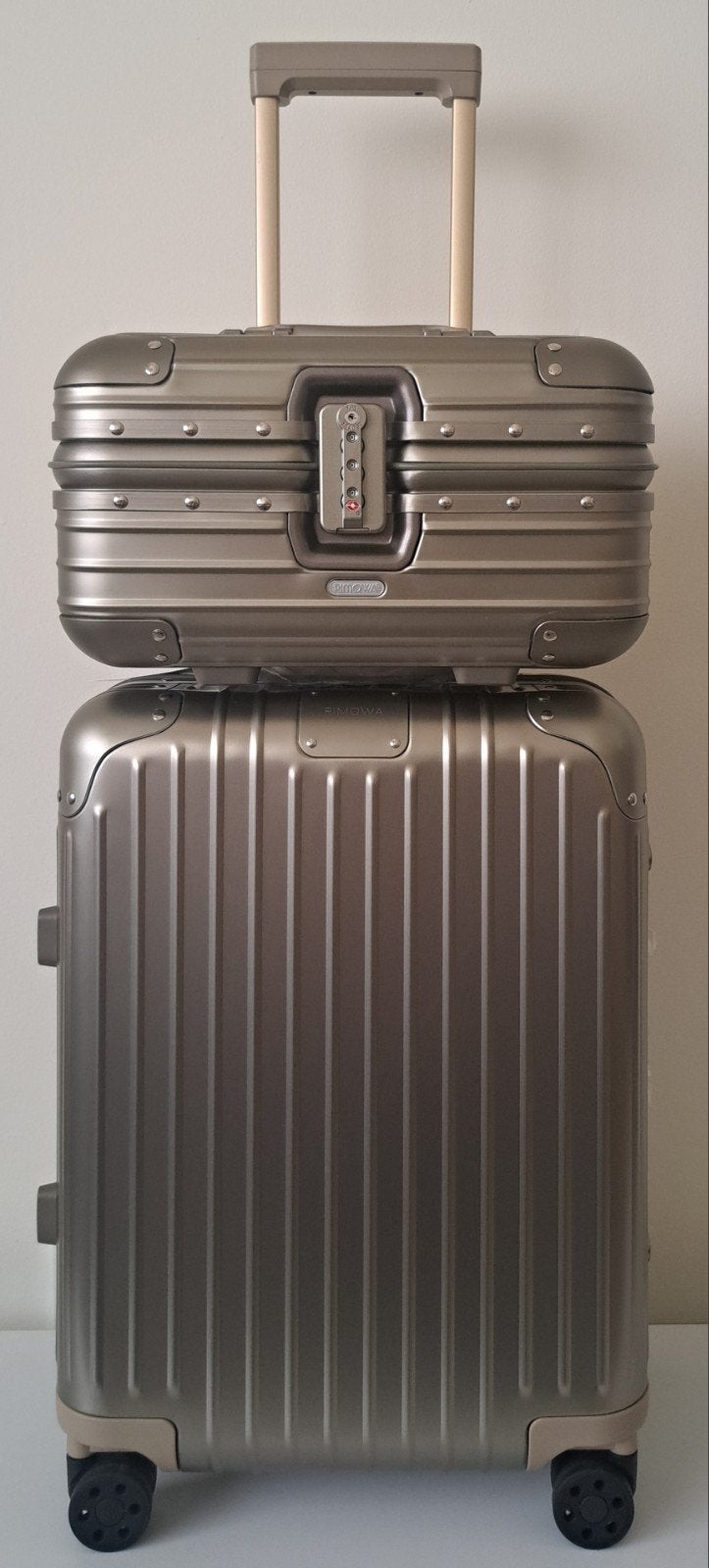 Rimowa cabin koffer 55 cm 4 wielen aluminium TSA sloten hand, Ophalen, Minder dan 50 cm, Zo goed als nieuw, Metaal