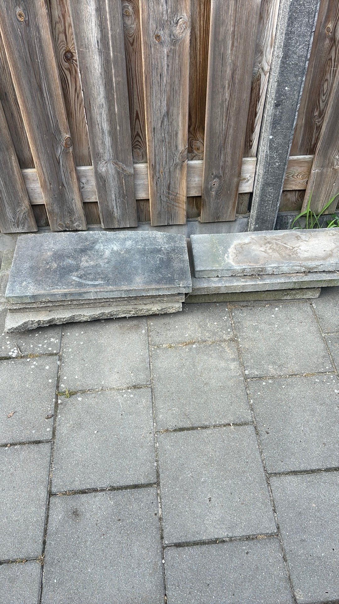 Gratis rest tegels, Tuin en Terras, Tegels en Klinkers, Ophalen, Zo goed als nieuw, Beton, Terrastegels