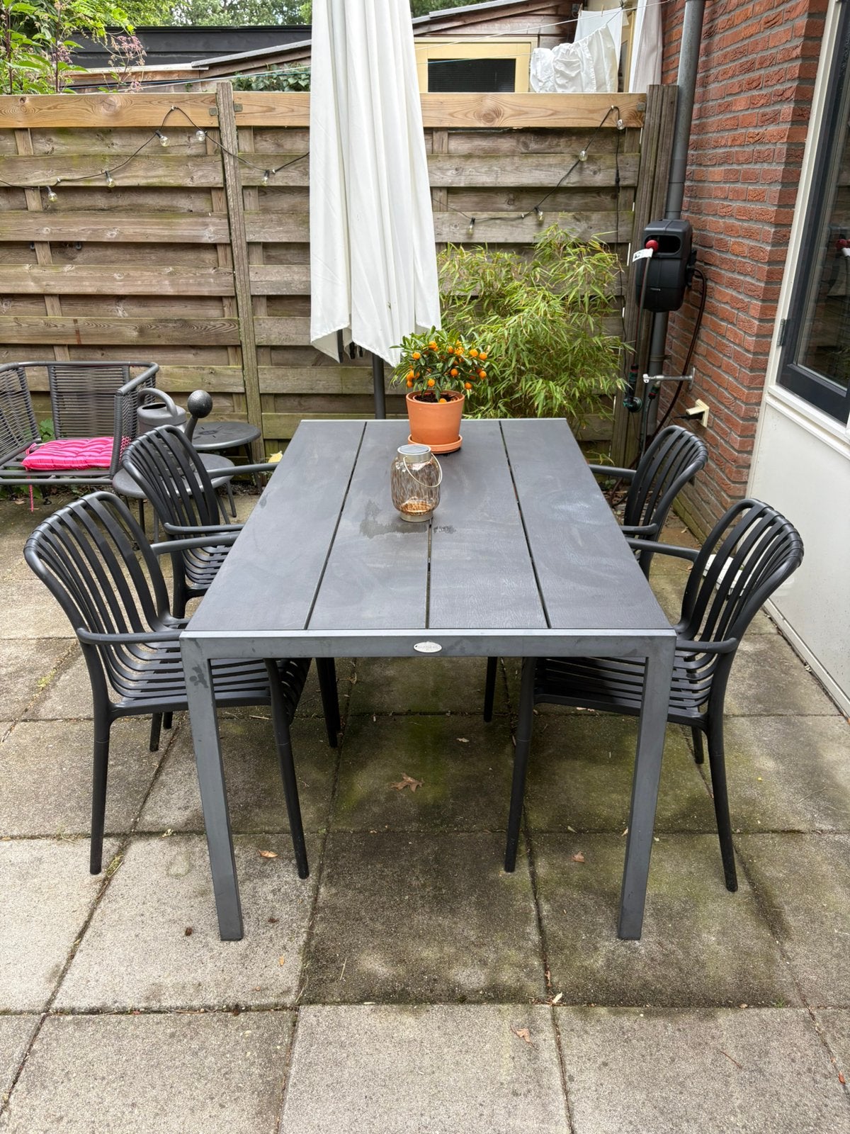 Tuintafel en tuinstoelen, Ophalen, 4 zitplaatsen, Kunststof, Gebruikt