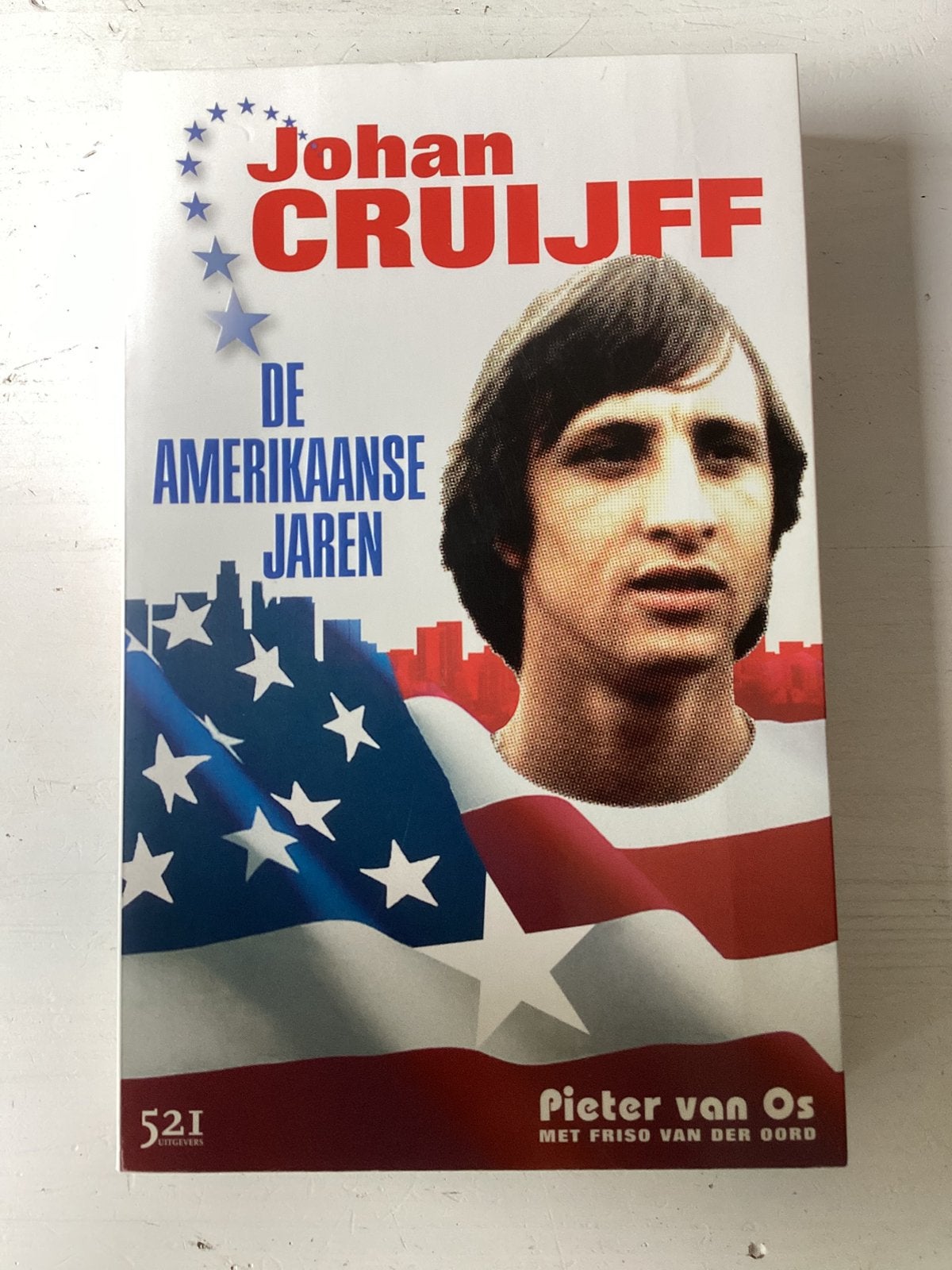 Johan Cruijff De Amerikaanse Jaren - Pieter van Os, Verzenden, Zo goed als nieuw, Balsport