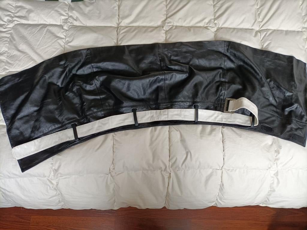 Zwarte leren wikkelrok Fooks maat 42 met witte riem, Kleding | Dames, Rokken, Ophalen of Verzenden