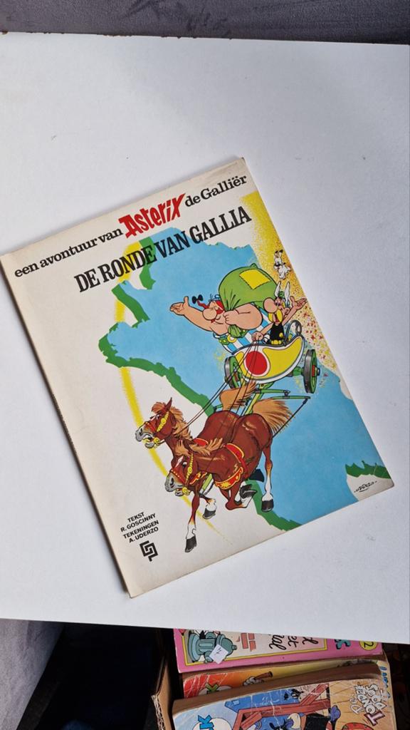 Asterix De Ronde Van Gallia - Stripboek, Eén stripboek, Ophalen of Verzenden, Gelezen, René Goscinny en Albert Uderzo