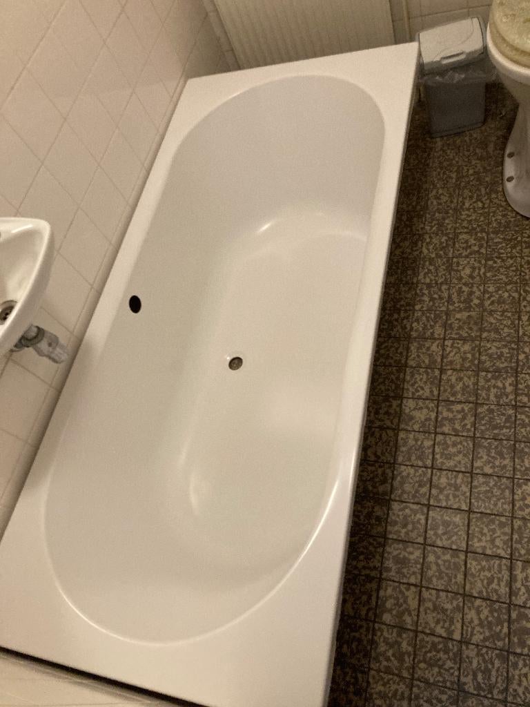 ligbad in zeer goede staat. Inbouw. Kunststof, Ophalen, Zo goed als nieuw, Bad