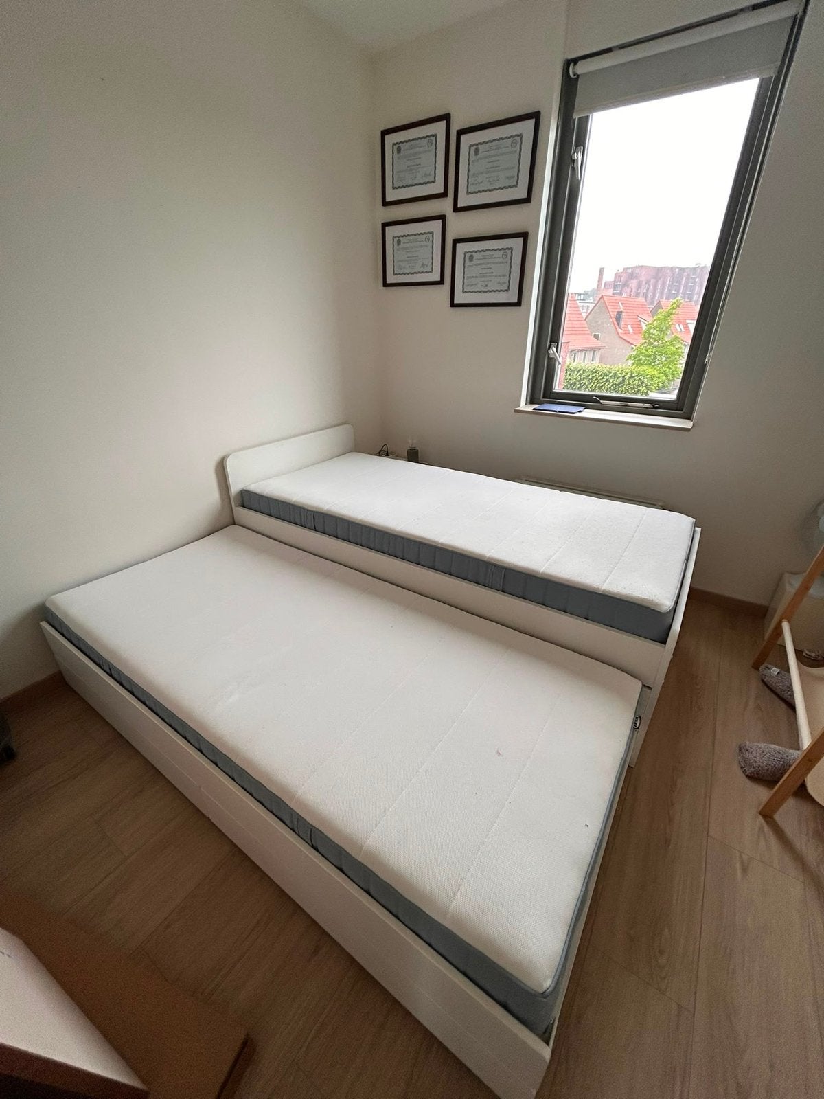IKEA SLÄKT Eenpersoonsbed + Uitschuifbed + 2 Matrassen, Ophalen, 90 cm, Wit, Tweepersoons