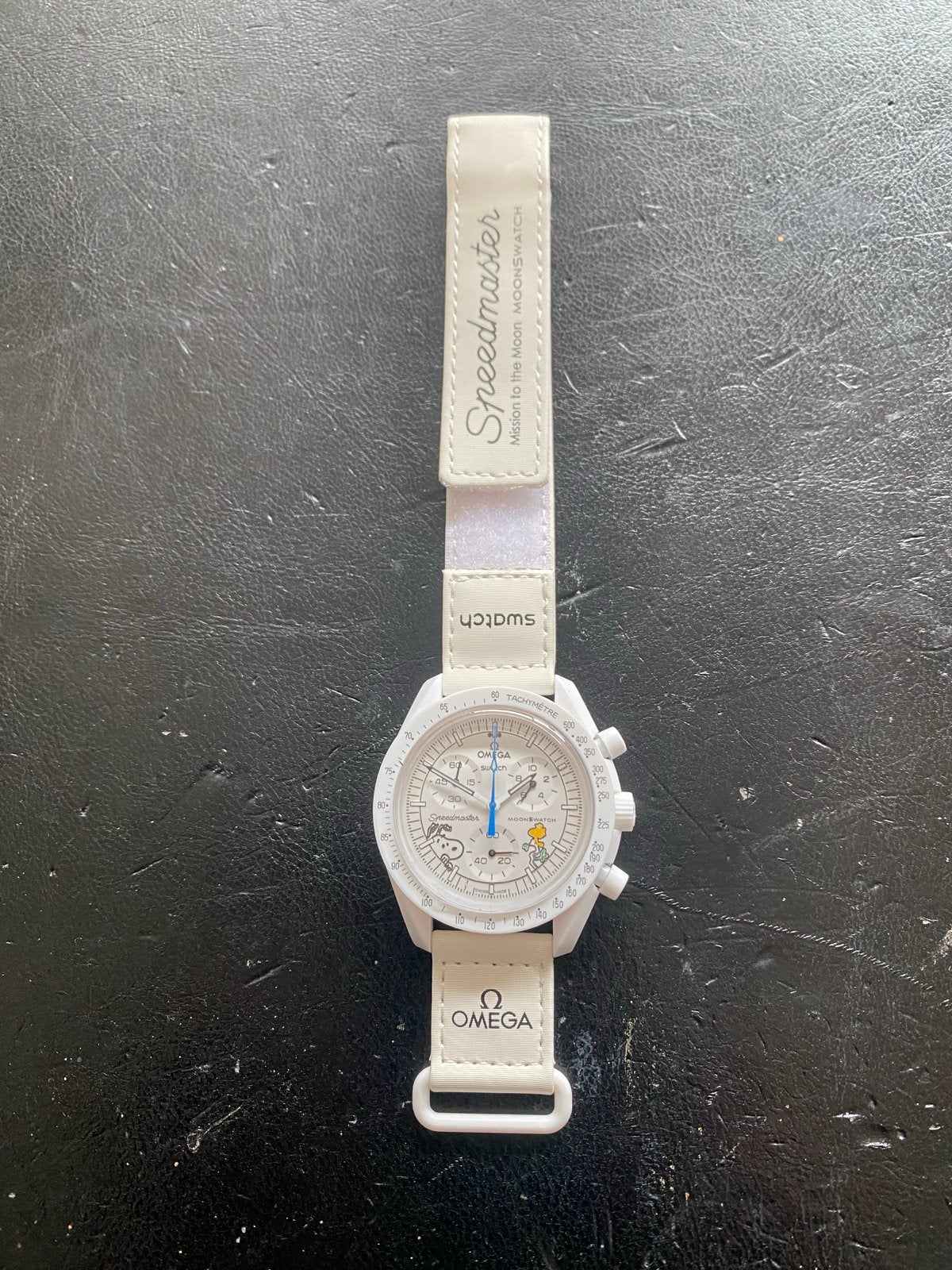 MoonSwatch /OMEGA  mission Moon Snoopy Limited Edition Nieuw, Sieraden, Tassen en Uiterlijk, Horloges | Heren, Kunststof, Polshorloge