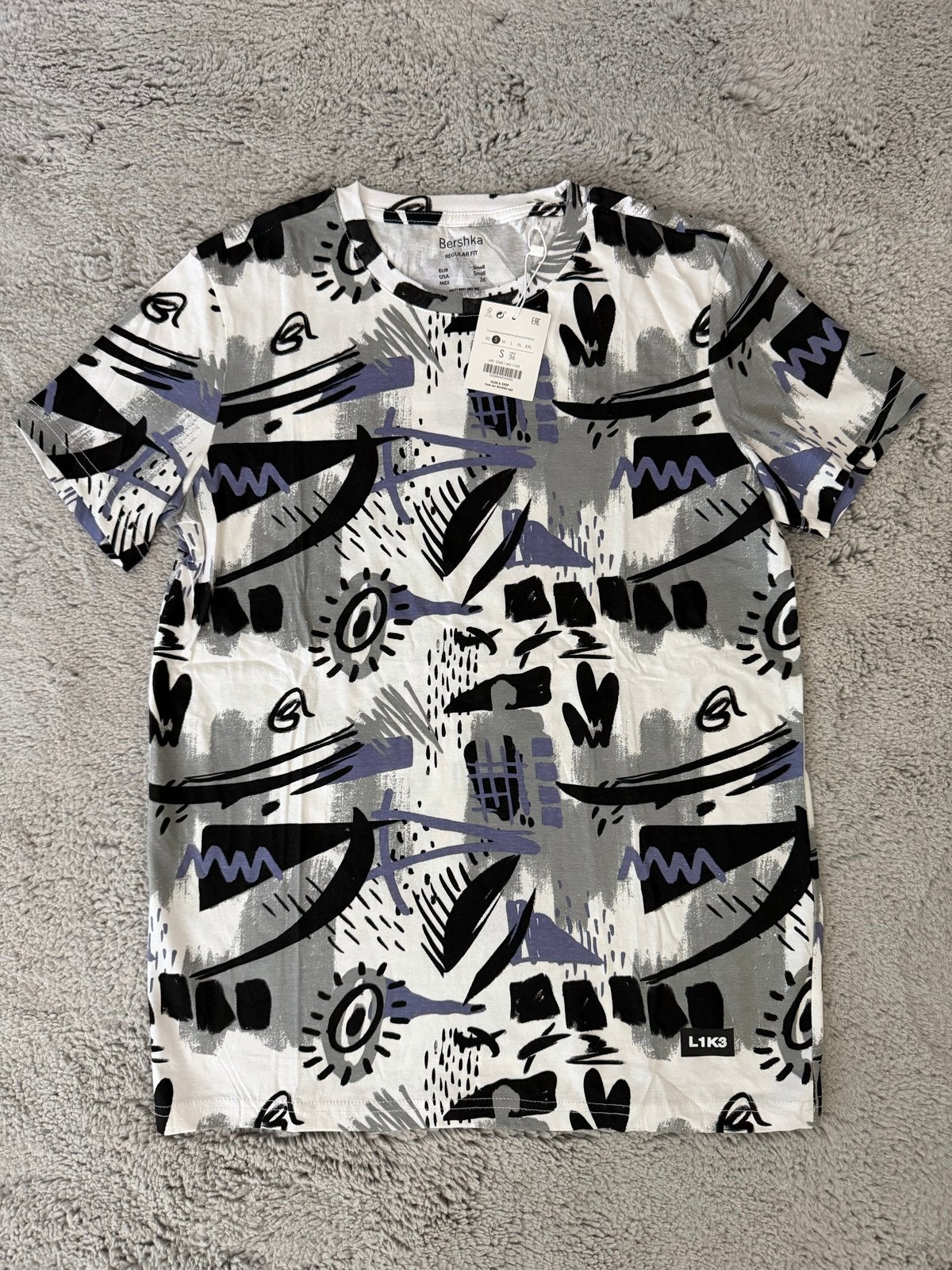 Bershka Graffiti T-shirt Maat S, Kleding | Heren, T-shirts, Ophalen of Verzenden, Nieuw, Maat 46 (S) of kleiner, Meerkleurig