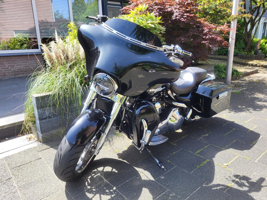 Harley Davidson Street glide FLHXI 2006, Particulier