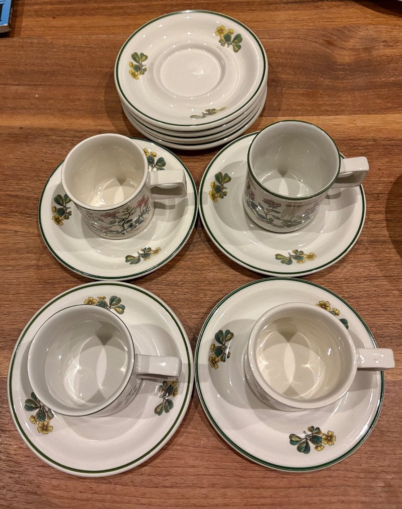 Servies Wedgwood Florabunda 5 kopjes 8 schoteltjes, Ophalen