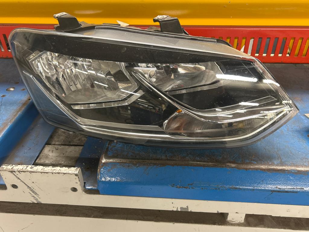 Hella Koplamp Rechts voor VW Polo H7 - Nieuw in doos, Auto-onderdelen, Verlichting, Ophalen, Nieuw, Volkswagen
