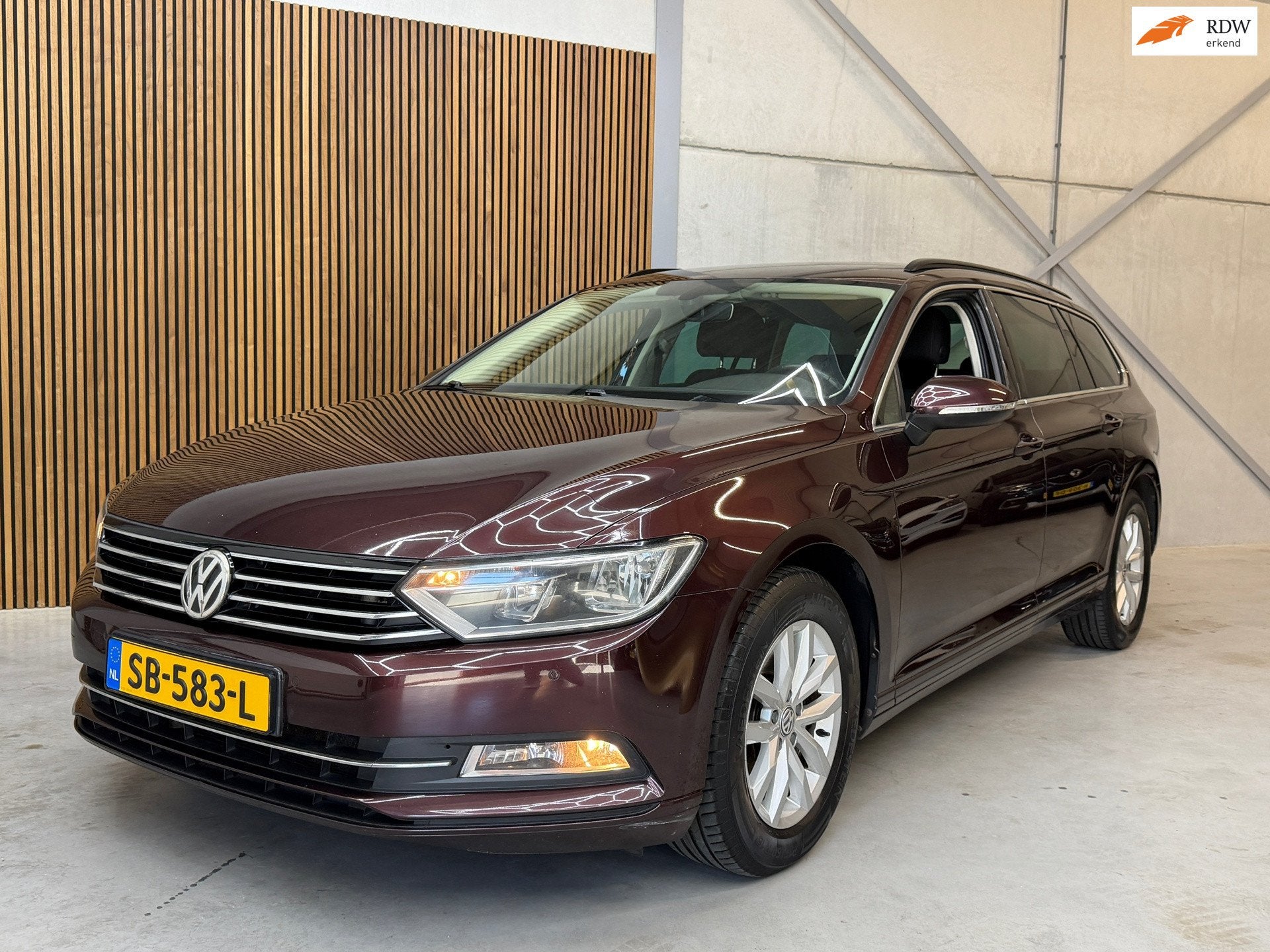 Volkswagen Passat Variant 1.6 TDI Highline | AUTOMAAT | NIEU, Auto's, Dealer onderhouden, Stof, Gebruikt, Euro 6