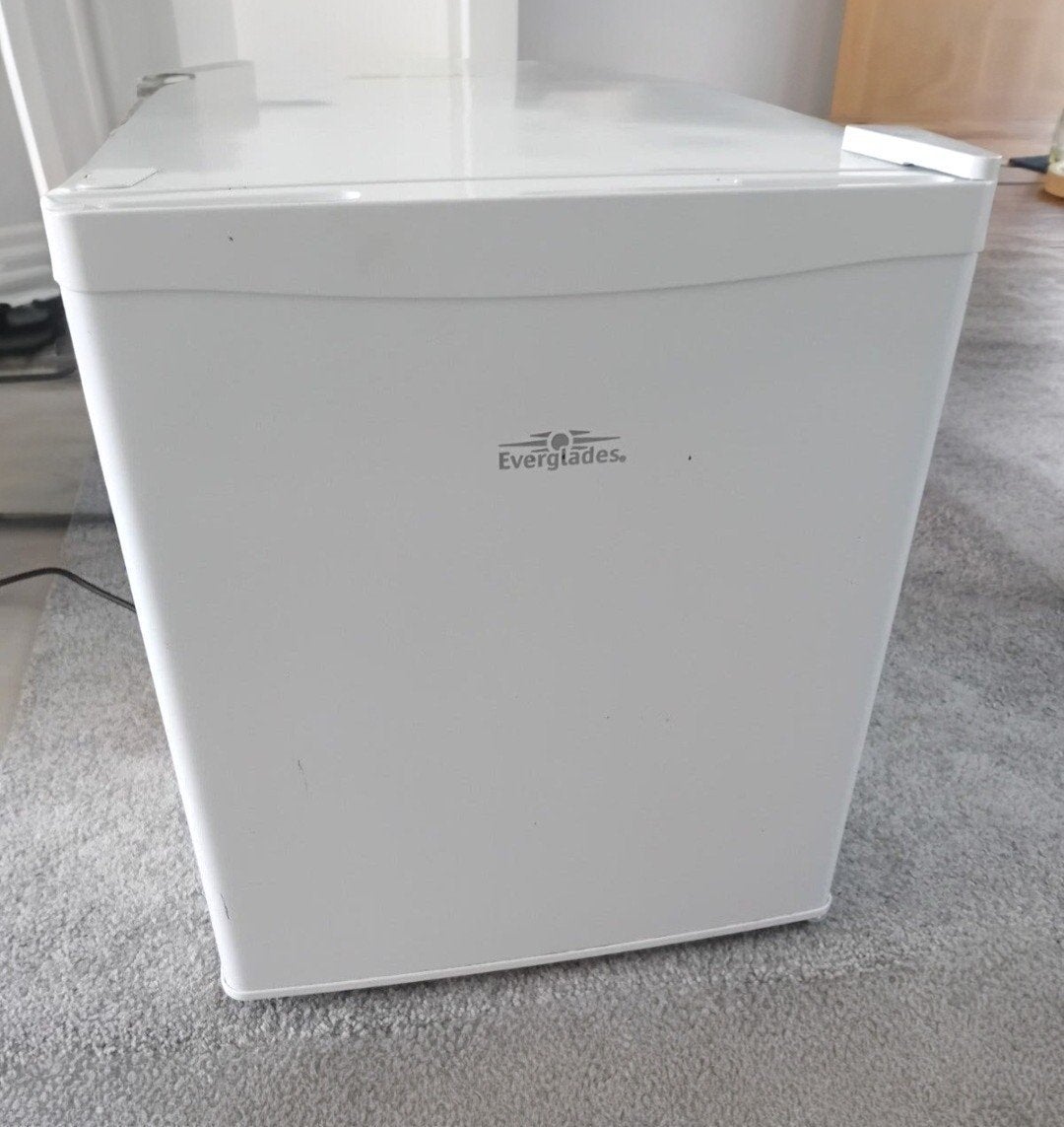 Mini vrieskast is ideaal voor kleine ruimtestes,- Co, Witgoed en Apparatuur, Vriezers en Diepvrieskisten, Minder dan 85 cm, Minder dan 60 cm