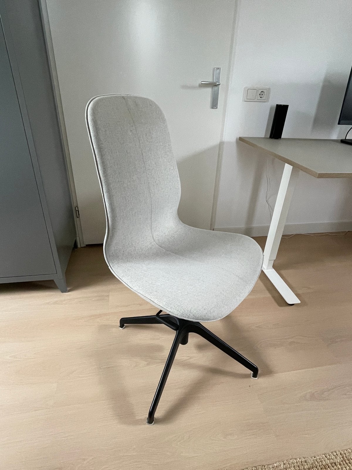 Langfjall bureaustoel beige zwart - in nieuwstaat, Ophalen, Zo goed als nieuw, Beige, Bureaustoel