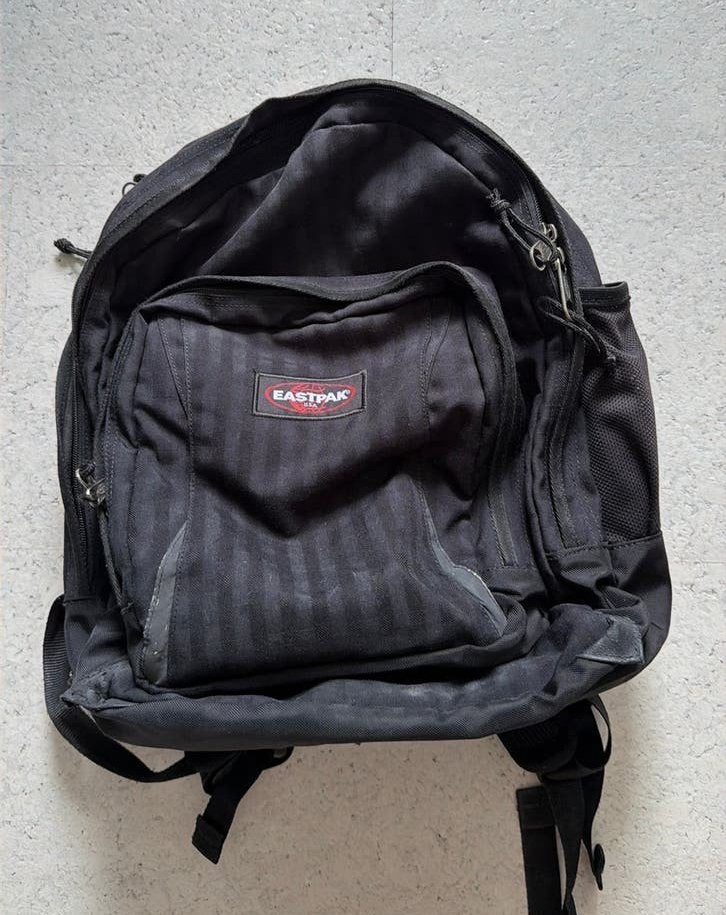 Eastpak laptop rugzak, Sieraden, Tassen en Uiterlijk, Tassen | Schooltassen, Rugtas, Zwart, 40 tot 50 cm, Ophalen of Verzenden