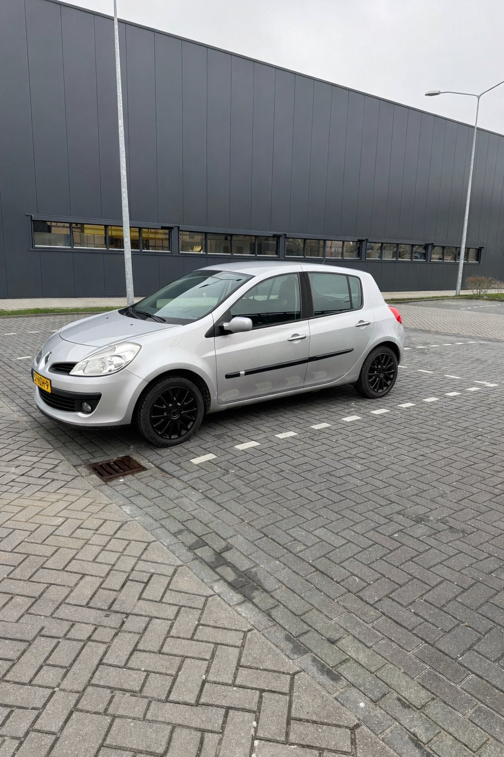 Renault Clio 1.2 TCE 5-DRS 2009 Grijs, Auto's, Renault, Voorwielaandrijving, 535 kg, 4 cilinders, 100 pk