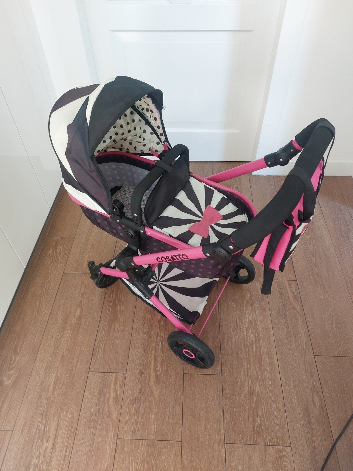 Cosatto poppenwagen - roze/zwart/wit, Ophalen