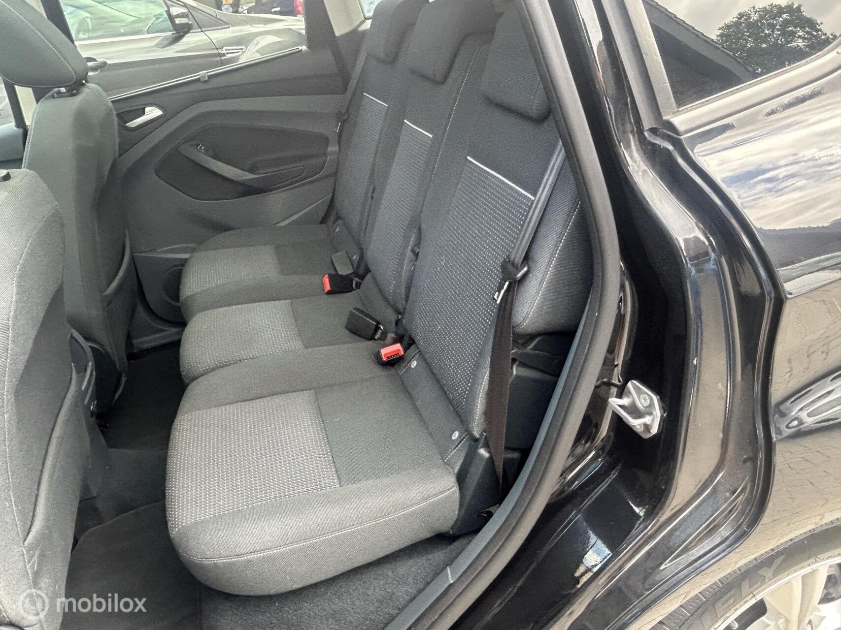 Foto 12 van Ford C-Max 1.6 150 PK Titanium Pano Stoelver