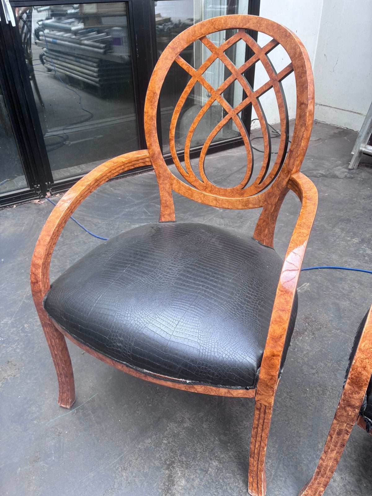 3 notenhouten lederen eetkamer stoelen, Antiek en Kunst, Ophalen