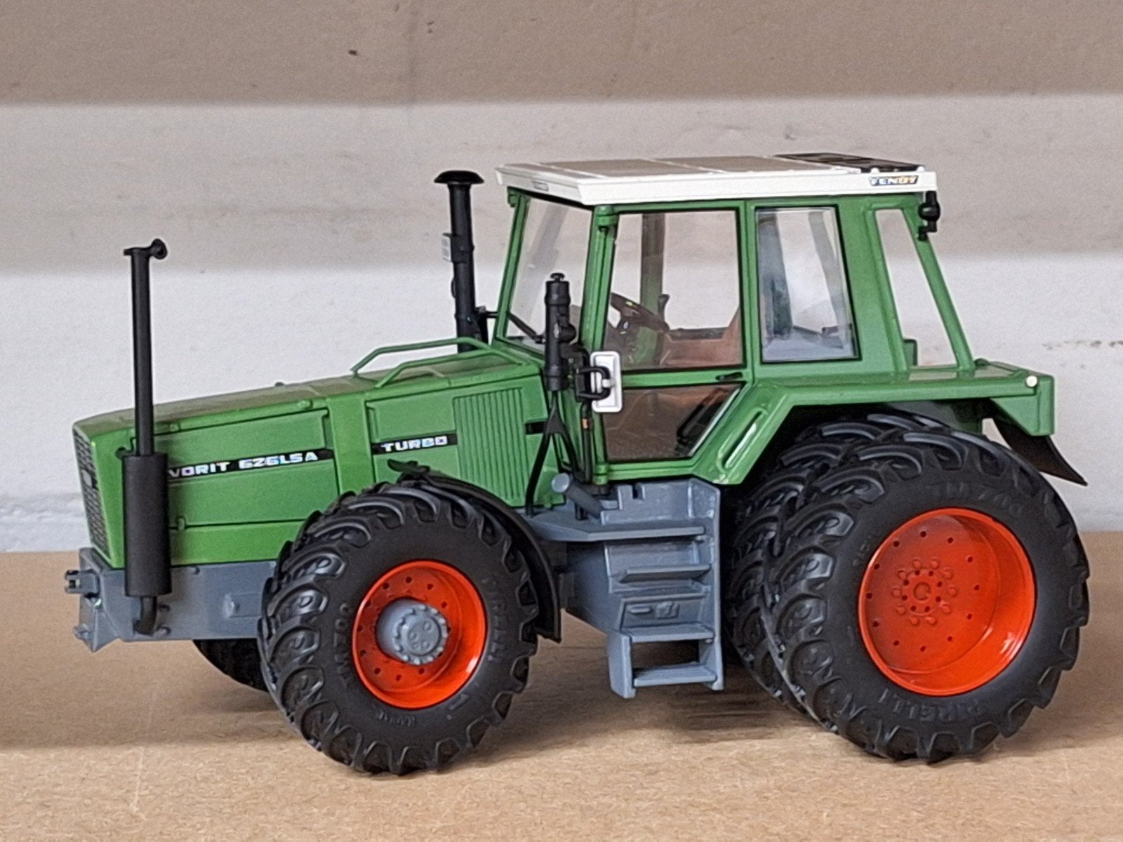Fendt Favorit 626 LSA Turbo met Dubbellucht, Schuco, Tractor of Landbouw, Ophalen of Verzenden, Zo goed als nieuw
