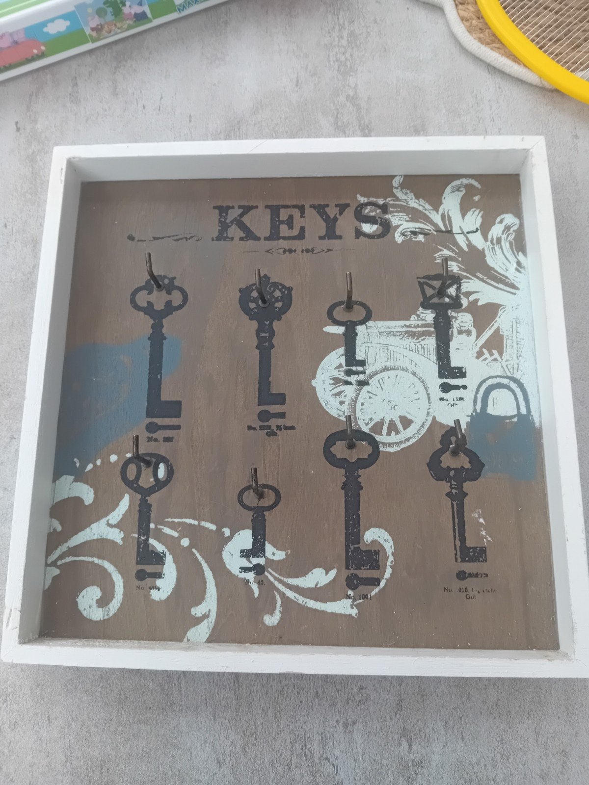 Decoratief sleutelrekje met vintage sleuteldesign, Gebruikt, Meerkleurig, Ophalen of Verzenden, Vintage
