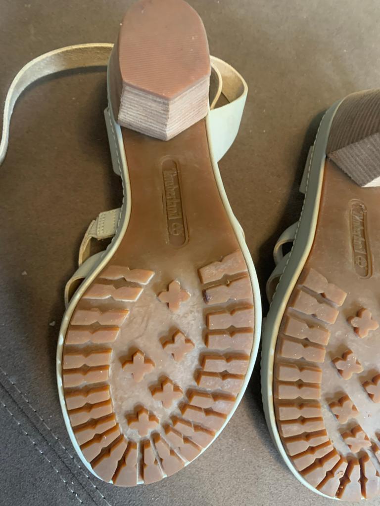 Timberland beige leren sandalen met hak maat 41, Ophalen of Verzenden, Zo goed als nieuw, Beige, Sandalen of Muiltjes