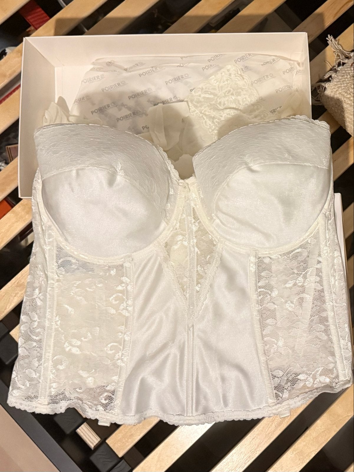 Poirier Bruidsbodywear - Torselet en kousen (Ivory), Ophalen of Verzenden, Zo goed als nieuw, Overige kleuren, Accessoires