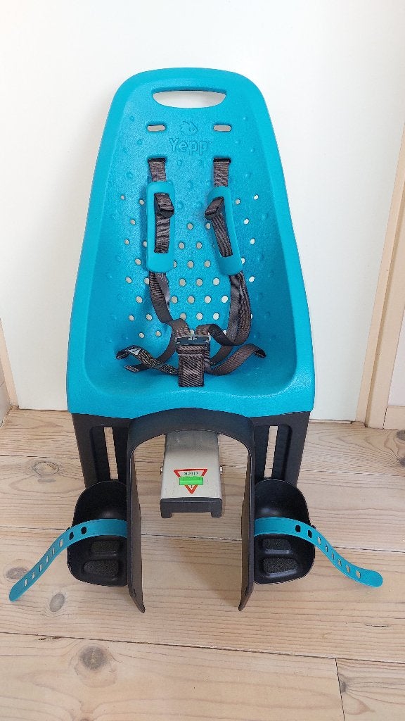 Thule Yepp 2 maxi fietsstoeltje, blauw, Fietsen en Brommers, Fietsaccessoires | Fietsstoeltjes, Ophalen, Achterzitje, Voetsteuntjes