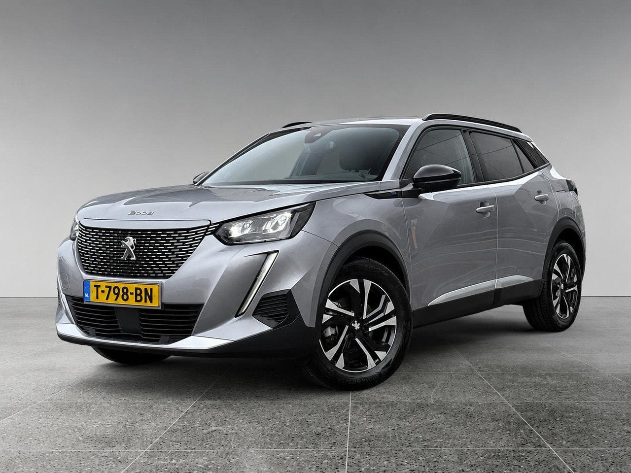 Peugeot e-2008 Allure Pack EV 3-FASEN 50kWh 136pk | CAMERA |, Auto's, 136 pk, Gebruikt, Origineel Nederlands, SUV of Terreinwagen