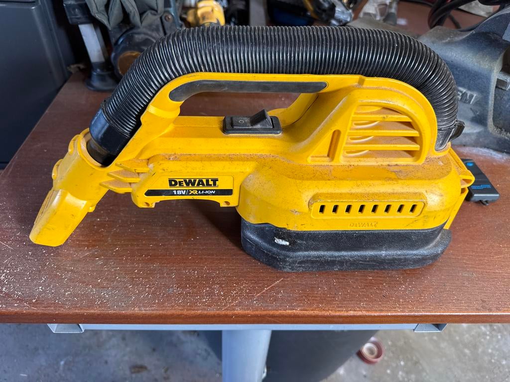 DeWalt DCV517 18V XR Li-Ion stofzuiger, Doe-het-zelf en Verbouw, Reinigingsmachines, Gebruikt, Waterstofzuiger, Ophalen of Verzenden