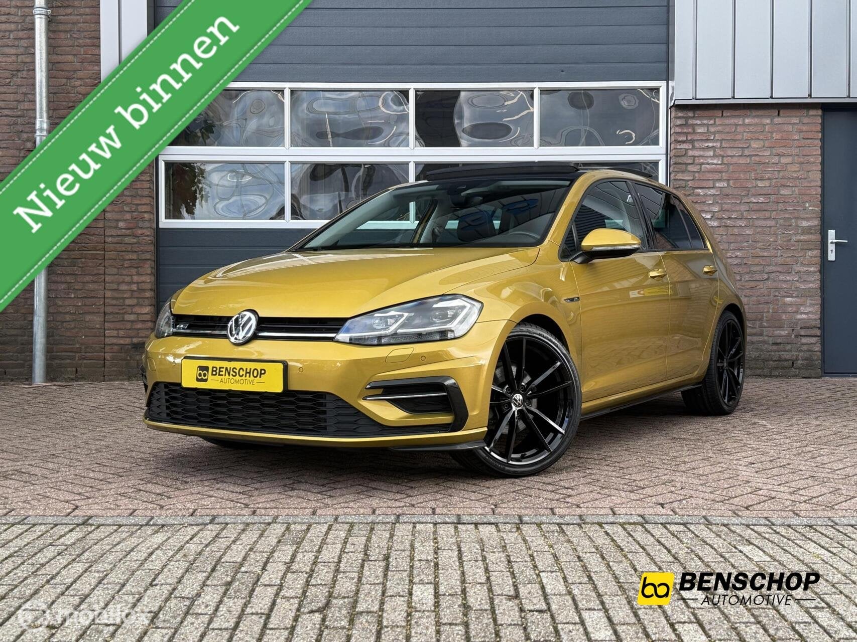 Volkswagen Golf 1.4 TSI R-Line Panodak Navi Carplay Virtual, Auto's, 125 pk, Zwart, 4 cilinders, Alcantara
