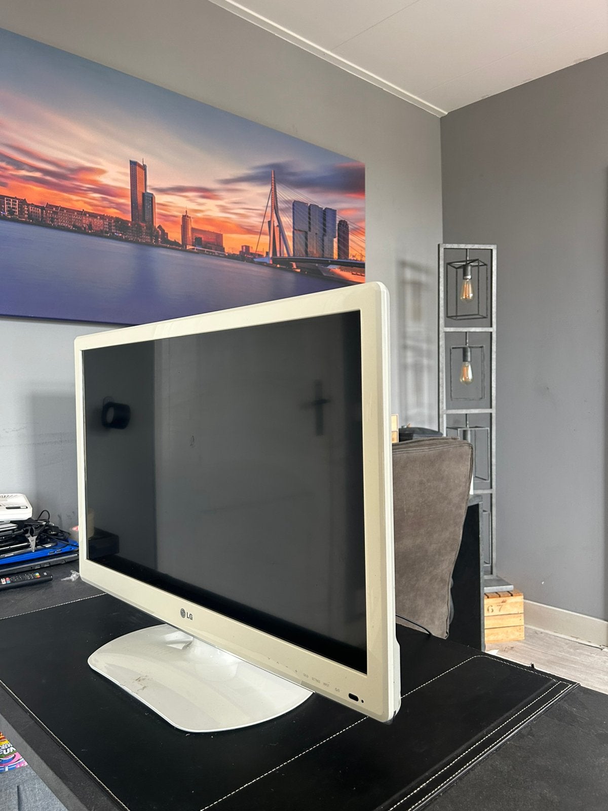 LG 32 inch TV wit – werkt goed – moet snel weg, Audio, Tv en Foto, Ophalen, Gebruikt, 50 Hz, 80 tot 100 cm