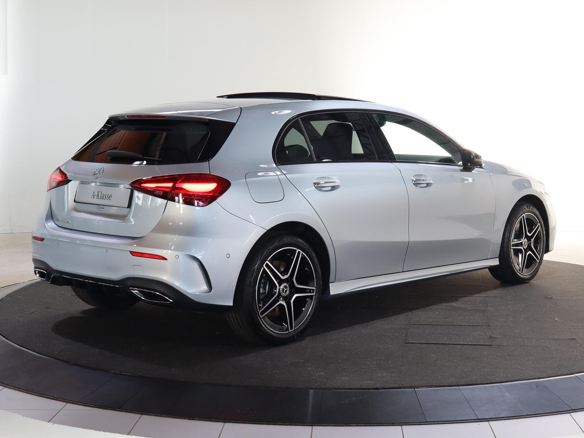 Mercedes-Benz A-Klasse 250e Business Solution AMG | Panorama, Auto's, Mercedes-Benz, 4 cilinders, 163 pk, Plug-in hybride, Bedrijf