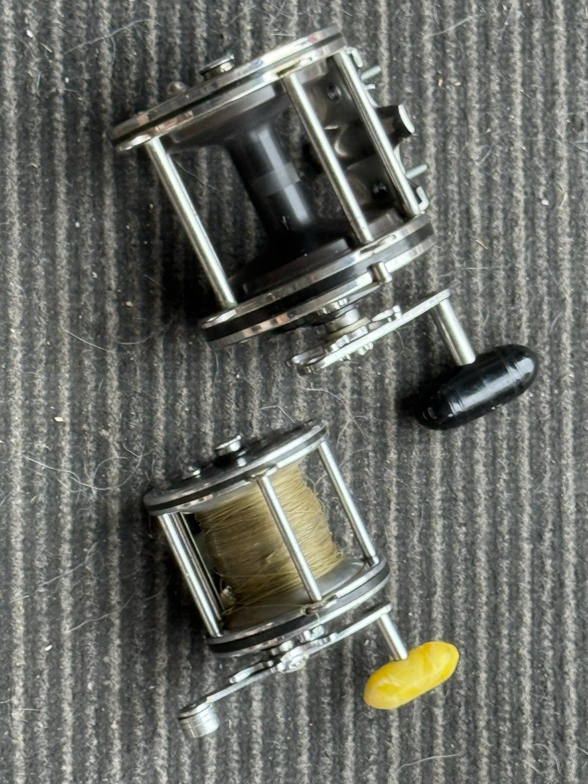 2 originele Amerikaanse Penn Senator visreels 4/0 en 9/0, Gebruikt, Molen, Ophalen of Verzenden, Penn