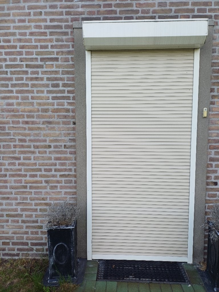 Elektrisch rolluik deur, Doe-het-zelf en Verbouw, Rolluiken, Ophalen, Gebruikt, 100 tot 150 cm, 200 cm of meer