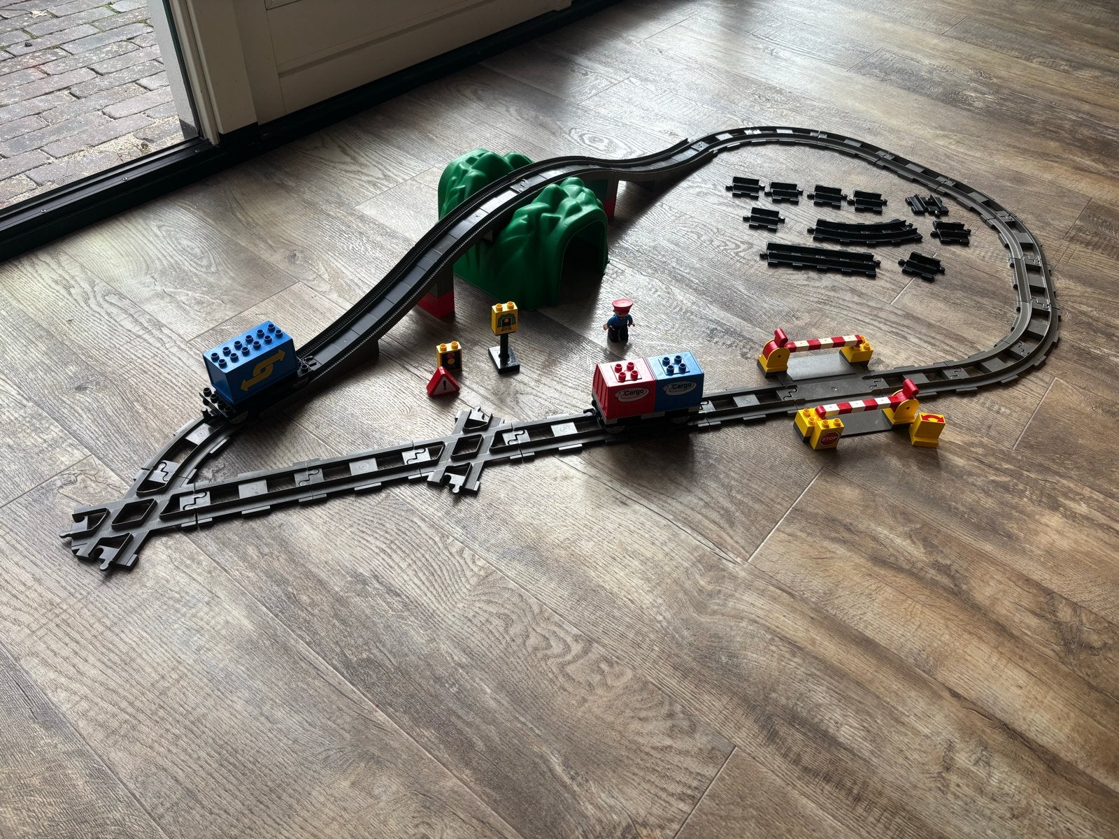 DUPLO Treinbaan met brug, berg en diverse onderdelen, Ophalen of Verzenden, Gebruikt, Overige merken