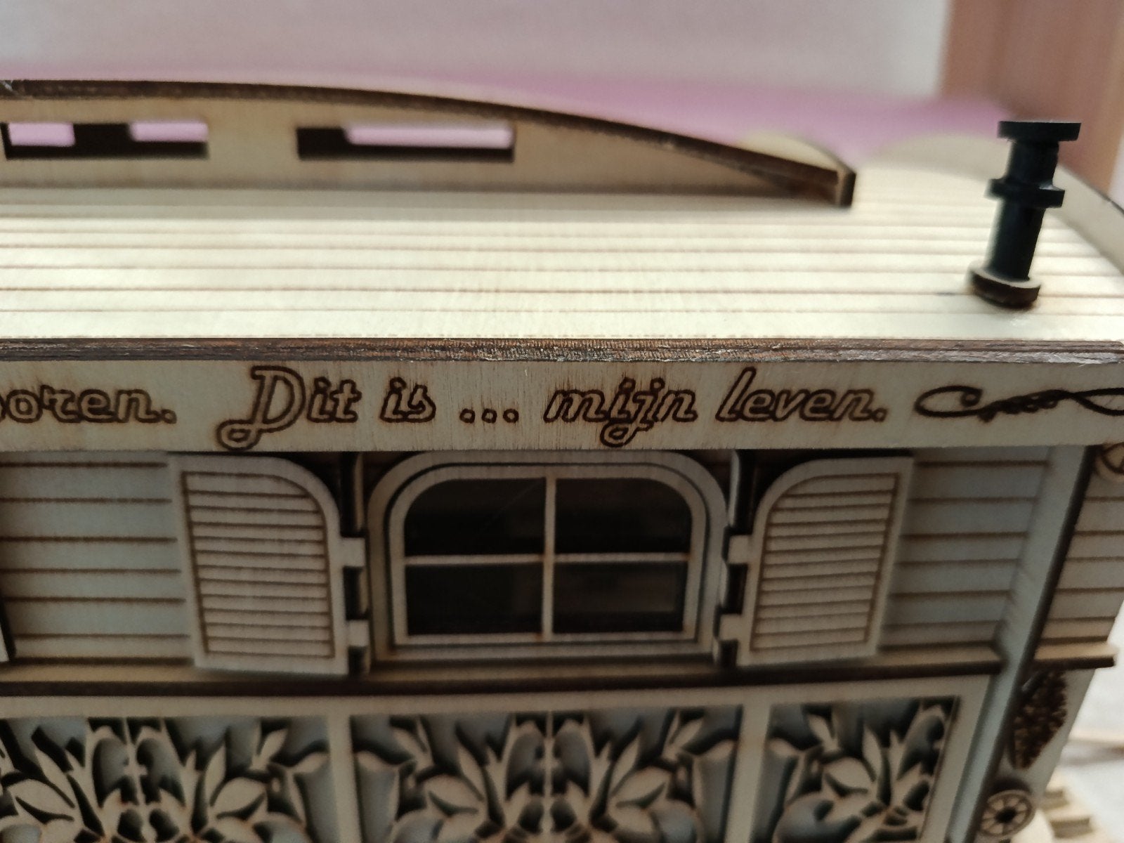 Handgemaakt Schaalmodel Woonwagen met Verlichting, Hobby en Vrije tijd, Nieuw, Ophalen, Overige merken, Groter dan 1:32