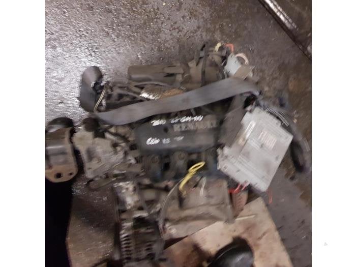 Motor van een Renault Clio, Gebruikt, -, -, Ophalen of Verzenden
