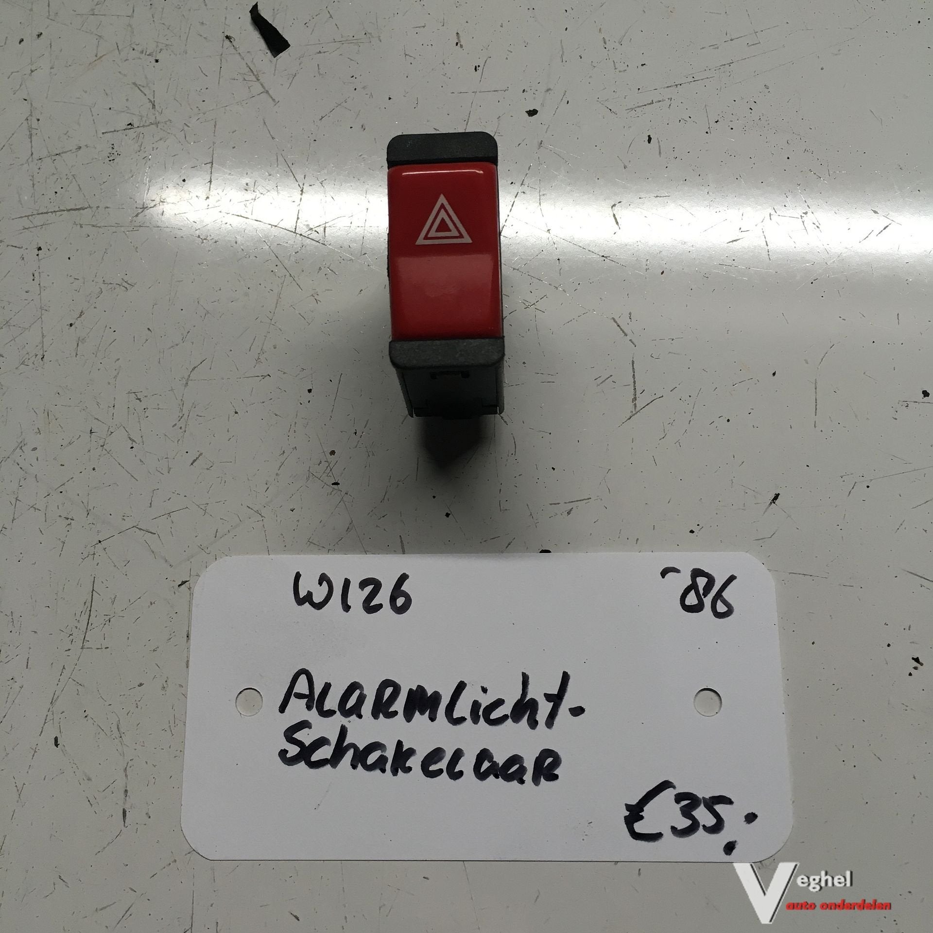 Mercedes W126  1982  Alarmlichtschakelaar 000 820 9010, Gebruikt, -, -, Ophalen of Verzenden