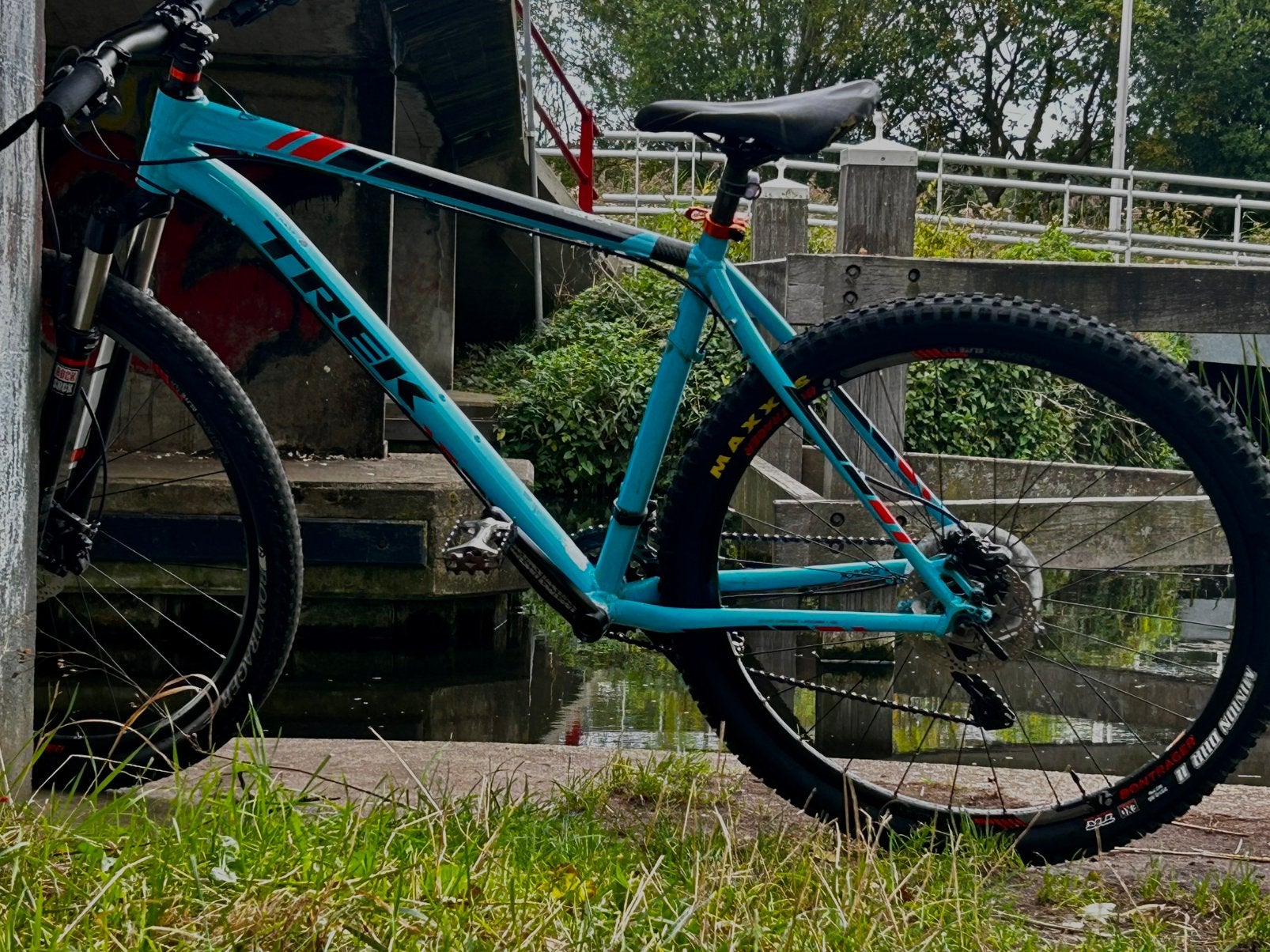 Foto 13 van Trek X caliber 9 Mtb (nieuwe remmen,achterwiel en stuurpen)