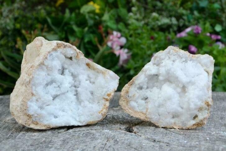 4. Bergkristal Geode - 810 gram, Sieraden, Tassen en Uiterlijk, Edelstenen, Nieuw, Ophalen of Verzenden, Nvt, Nvt