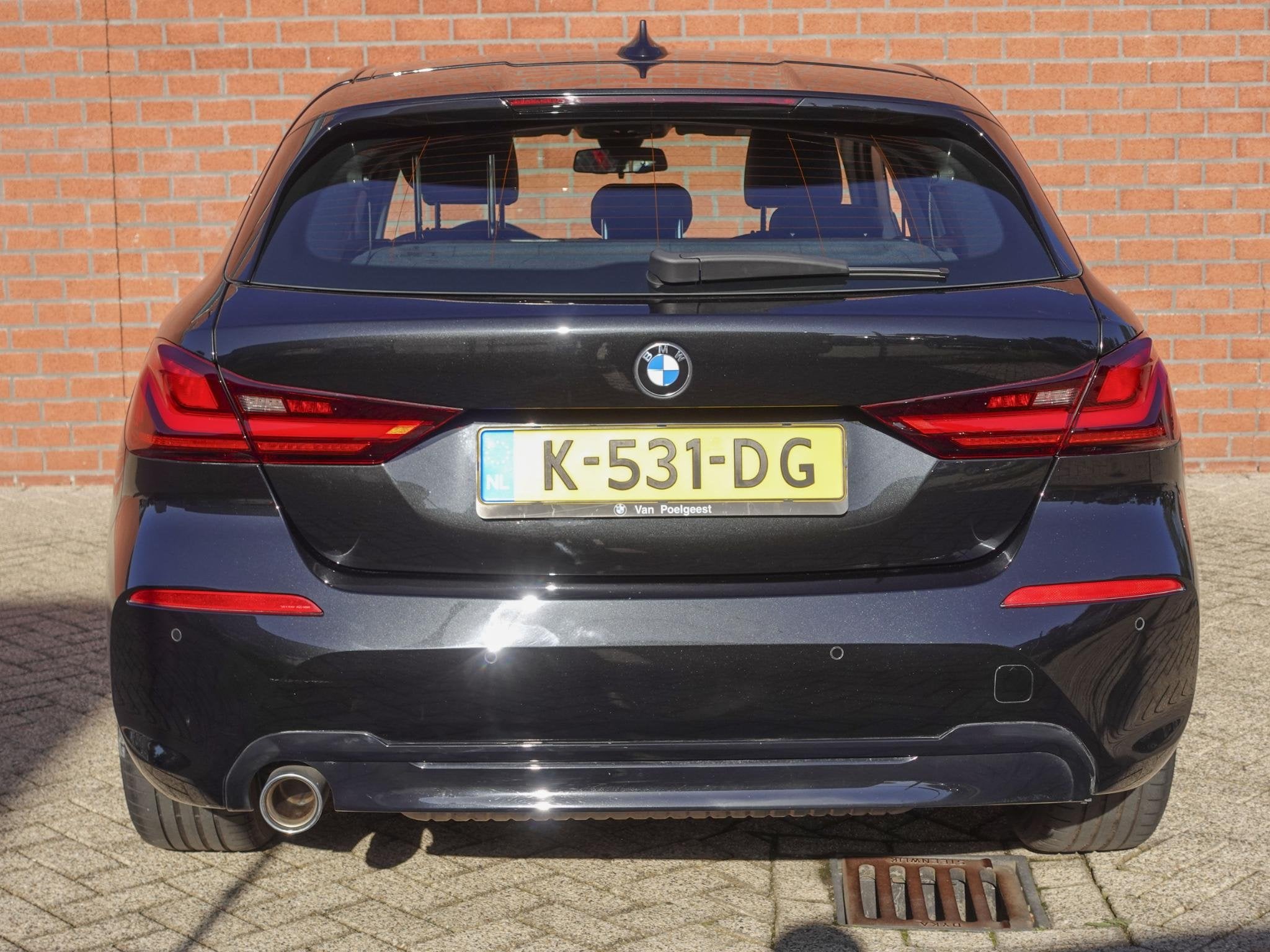 BMW 1-serie 118i Executive Edition Navigatie Apple Carplay/A, Auto's, BMW, 136 pk, Gebruikt, Leder en Stof, Zwart