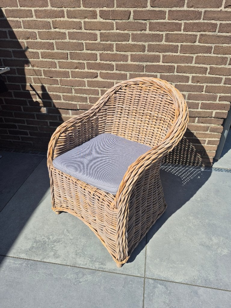 Rotan rieten stoel, Huis en Inrichting, Stoelen, Ophalen, Overige kleuren, Riet of Rotan, Zo goed als nieuw
