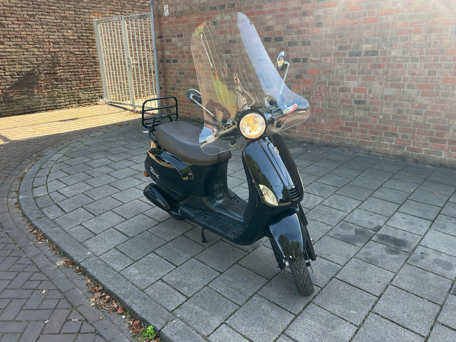 riva, Ophalen, Zo goed als nieuw, Benzine
