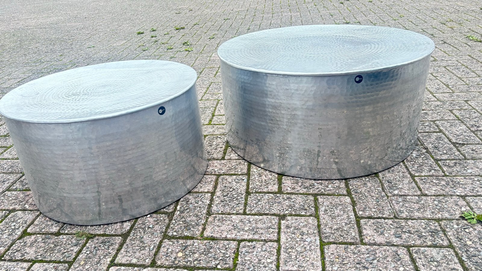 Set van 2 Madam Stoltz tafels - 80cm en 60cm doorsnee, Ophalen, Gebruikt, Rond, 50 tot 100 cm